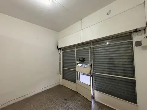 Local en Villa Martelli - Sobre Laprida