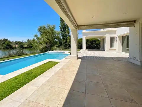 Casa en Alquiler de 3 dormitorios