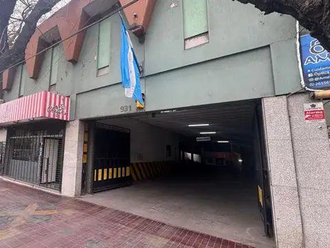 Vende cochera sobre patricias mendocinas