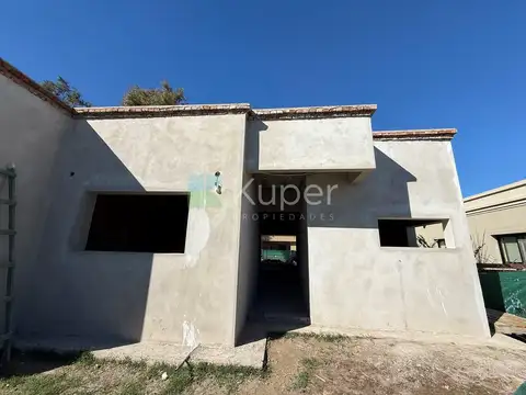 Venta Casa 3 dormitorio Barrio Santa Lucia , Pilar del Este .