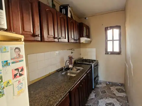 Casa 4 ambientes con 1 baño
