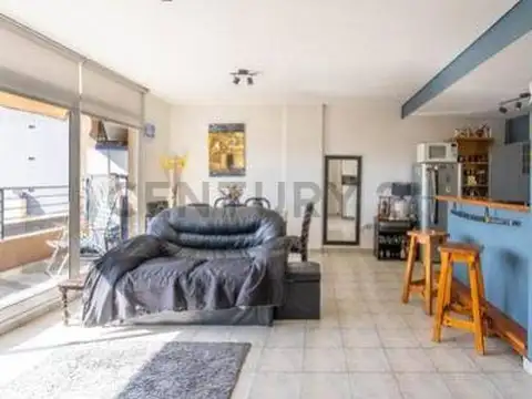 VENTA DEPARTAMENTO DOS AMBIENTES CON COCHERA Y BALCON AL FRENTE