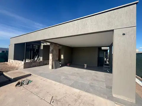 HAUSER VENDE HERMOSA CASA A ESTRENAR DE 3 HABITACIONES EN BARRIO LAR DE BOEDO!