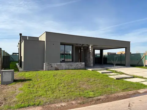 HAUSER VENDE HERMOSA CASA A ESTRENAR DE 3 HABITACIONES EN BARRIO LAR DE BOEDO!