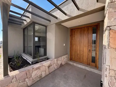 Casa 6 ambientes con 3 baños