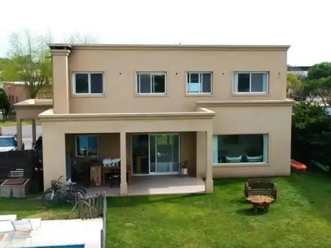 Casa en Venta de 5 dormitorios