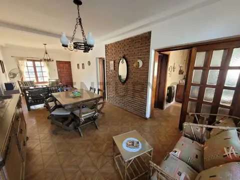Ph de 2 dormitorios con Garaje y Pileta en Venta en Berisso
