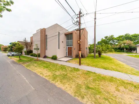 Casa en Venta en Alberdi, USD 249.000