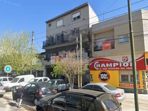 hermoso duplex en 2 piso 3 amb sobre avenida