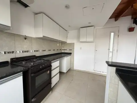 Depto Tipo Casa en Alquiler de 3 ambientes