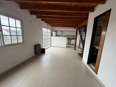 Depto Tipo Casa en Alquiler de 2 dormitorios
