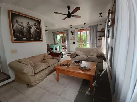Casa 6 amb con pileta   galería – Barrio La Colina – Excelente acceso a Panamericana