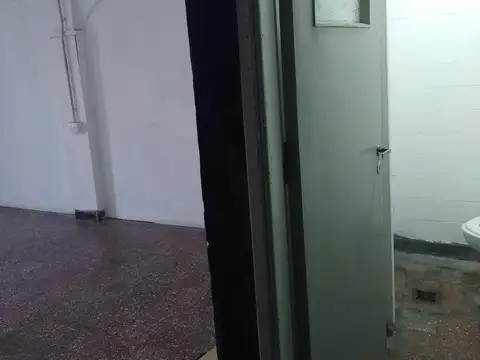 ALQUILER - LOCAL COMERCIAL SOBRE AVENIDA