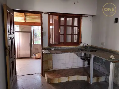 Casa 3 ambientes con 1 baño