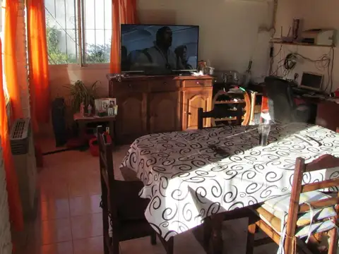 Casa 5 ambientes con 1 baño