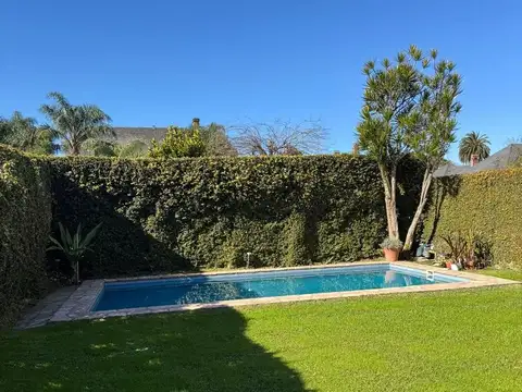 Casa en Venta en Martínez, USD 680.000