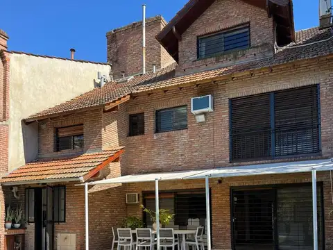 Casa 6 ambientes con 3 baños