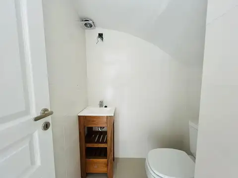 Casa 5 ambientes con 2 baños