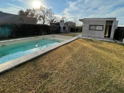 Casa en Acequias del Aire - Pileta - Proyeccion construir en Planta alta