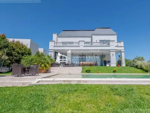 PUERTOS DEL LAGO - MARINAS 2700