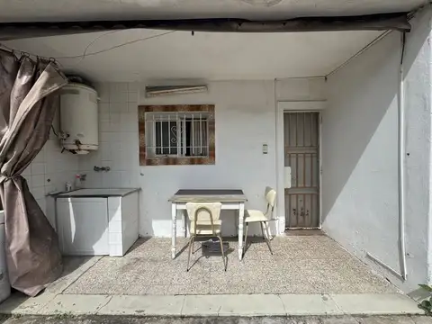 VENTA CASA 3 AMBIENTES EN CASEROS 287M2
