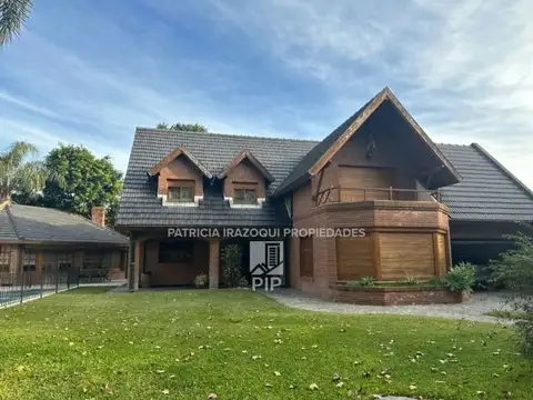Casa 6 ambientes con 4 baños