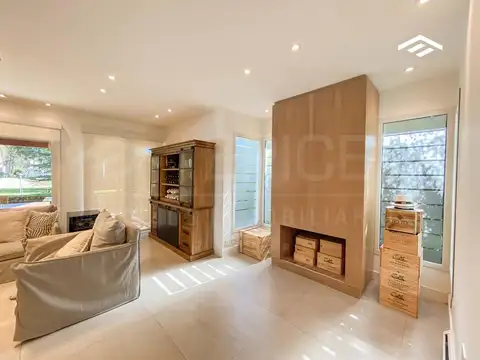 Casa 5 ambientes con 3 baños