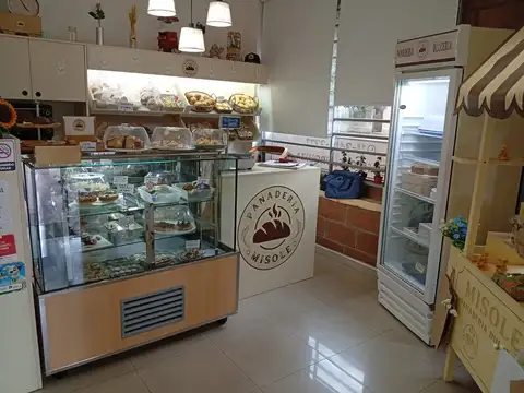 Excelente Panaderia en zona Villa Urquiza ubicada en esquina.