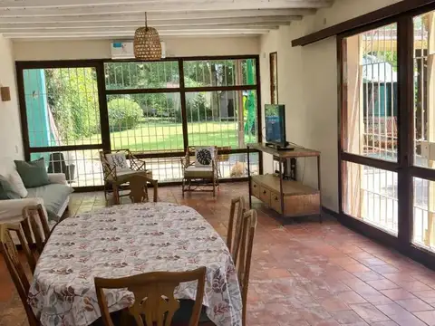 Casa 6 ambientes con 3 baños