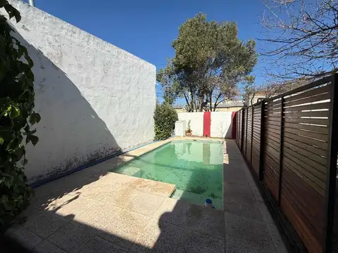 VENTA GALPÓN / QUINCHO / PILETA / AV BRASIL