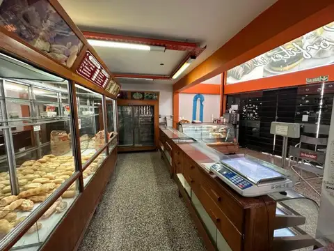 Local en Alquiler en Libertad, $ 900.000