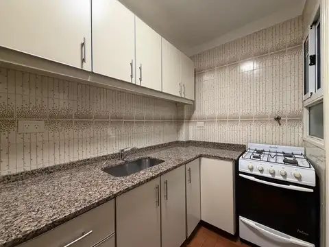 Departamento en Alquiler en Balvanera, $ 700.000