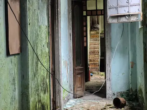 Venta Local   Galpon con Sotano Villa Ortuzar Avenida Chorroarin