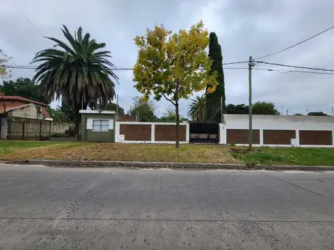 Esteban Echeverría 1000