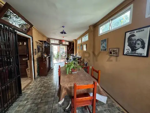 Casa en Venta con 1 cochera