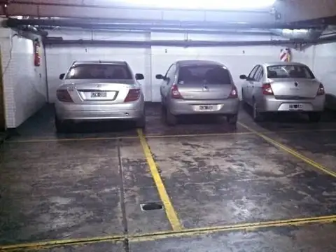 Oficina en Alquiler con 1 cochera
