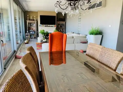 Departamento en Venta con 4 cocheras