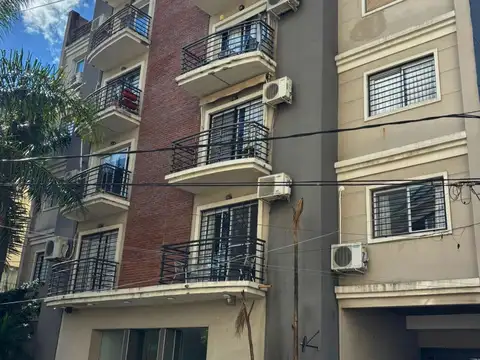 Departamento 4 ambientes en venta en Haedo con 2 cocheras