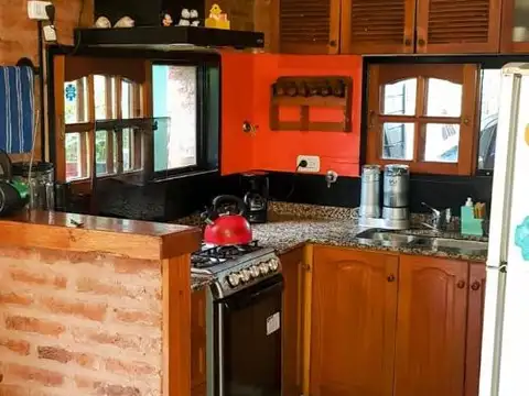 Casa 4 ambientes con 2 baños