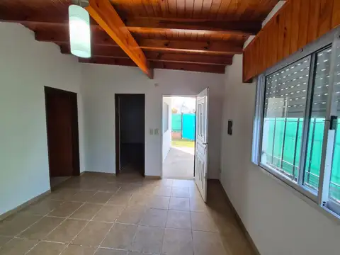 Casa en alquiler, José C. Paz - ¡Ingreso independiente!