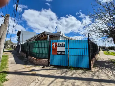Casa en alquiler, José C. Paz - ¡Ingreso independiente!