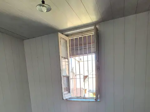 Casa 8 ambientes con 1 baño