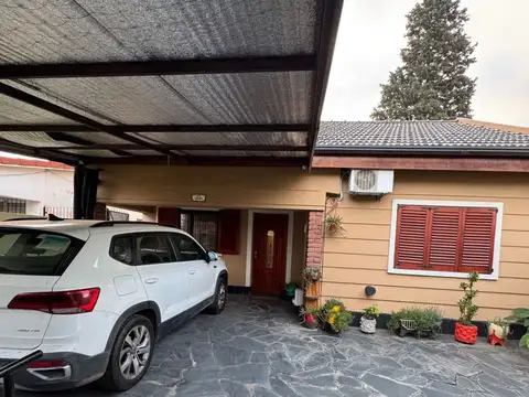 VENTA CASA DE 3 AMBIENTES EN WILLIAM MORRIS