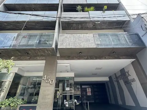 Amplia cochera en VENTA en Balcarce al 400, Barrio Norte, lista para escriturar