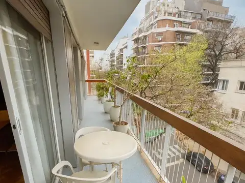 DEPARTAMENTO DE 4 AMBIENTES CON BALCON, COCHERA Y BAULERA
