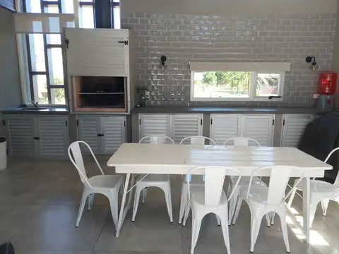 Casa en venta - 3 Dormitorios 2 Baños - 625Mts2 - Pinamar