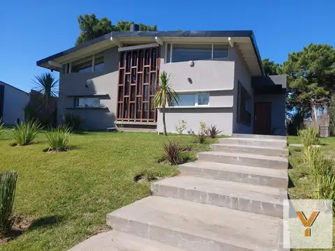 Casa en venta - 3 Dormitorios 2 Baños - 625Mts2 - Pinamar