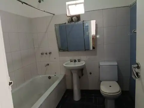 CASITA PH FRENTE EN ALQUILER  3 AMBIENTES  PLANTA BAJA