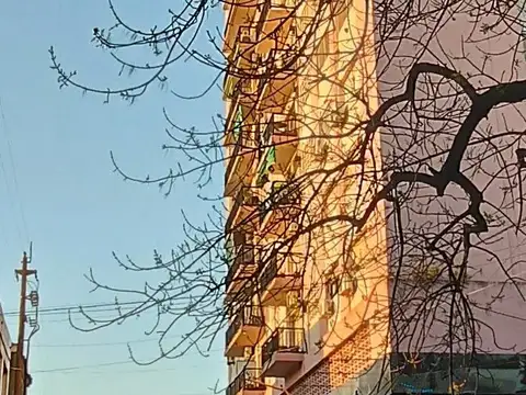 Primer piso completo 580 m². Pte.Perón N° 35 y 25 de Mayo.