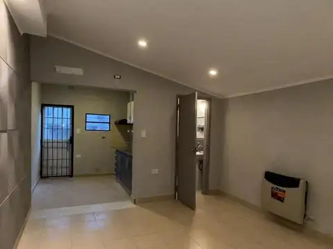 VENDO. Casa y Departamento con entradas independientes. ER.